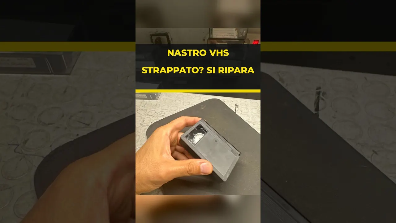 Cassetta VHS-C con il nastro strappato: come si ripara